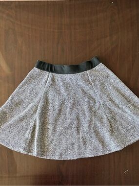 Divided Black Waist Gray Textured Circle Skirt